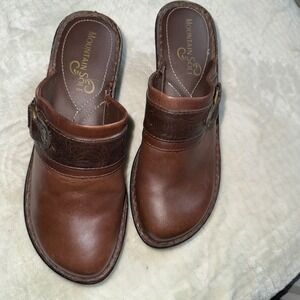 Mountain Sole Leather Clogs Brown Mule Shoes Womens Size 6 Casual Comfort